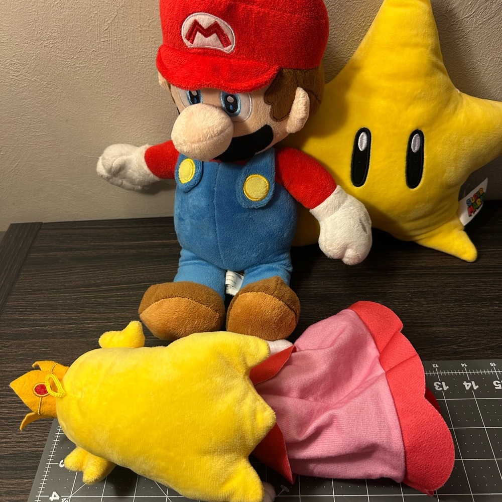 Super Mario Plush Lot Mario Star Bomb and Princess Peach - Picture 6 of 12